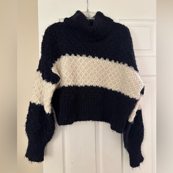 Navy and White Women's Sweater - Picture 1 of 2